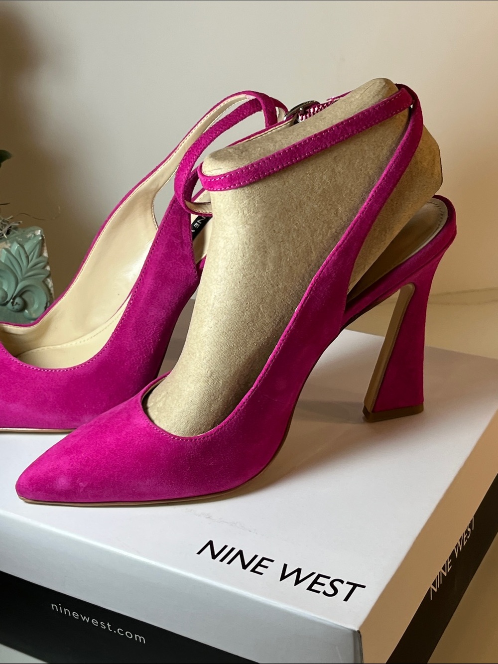 Nine West Dark Pink Suede Ankle Strap Pointed-Toe Slingback Heels New 7 M - Picture 2 of 14